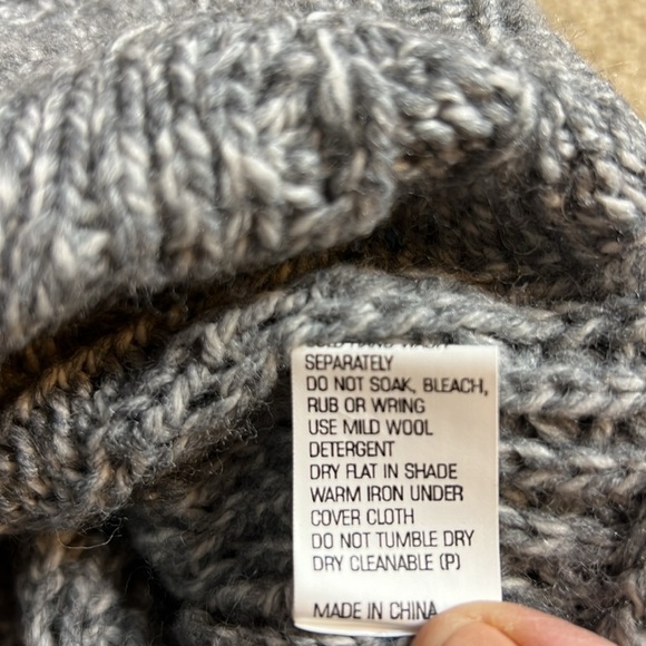 Stylestalker grey Kyanite sweater - Picture 8 of 10